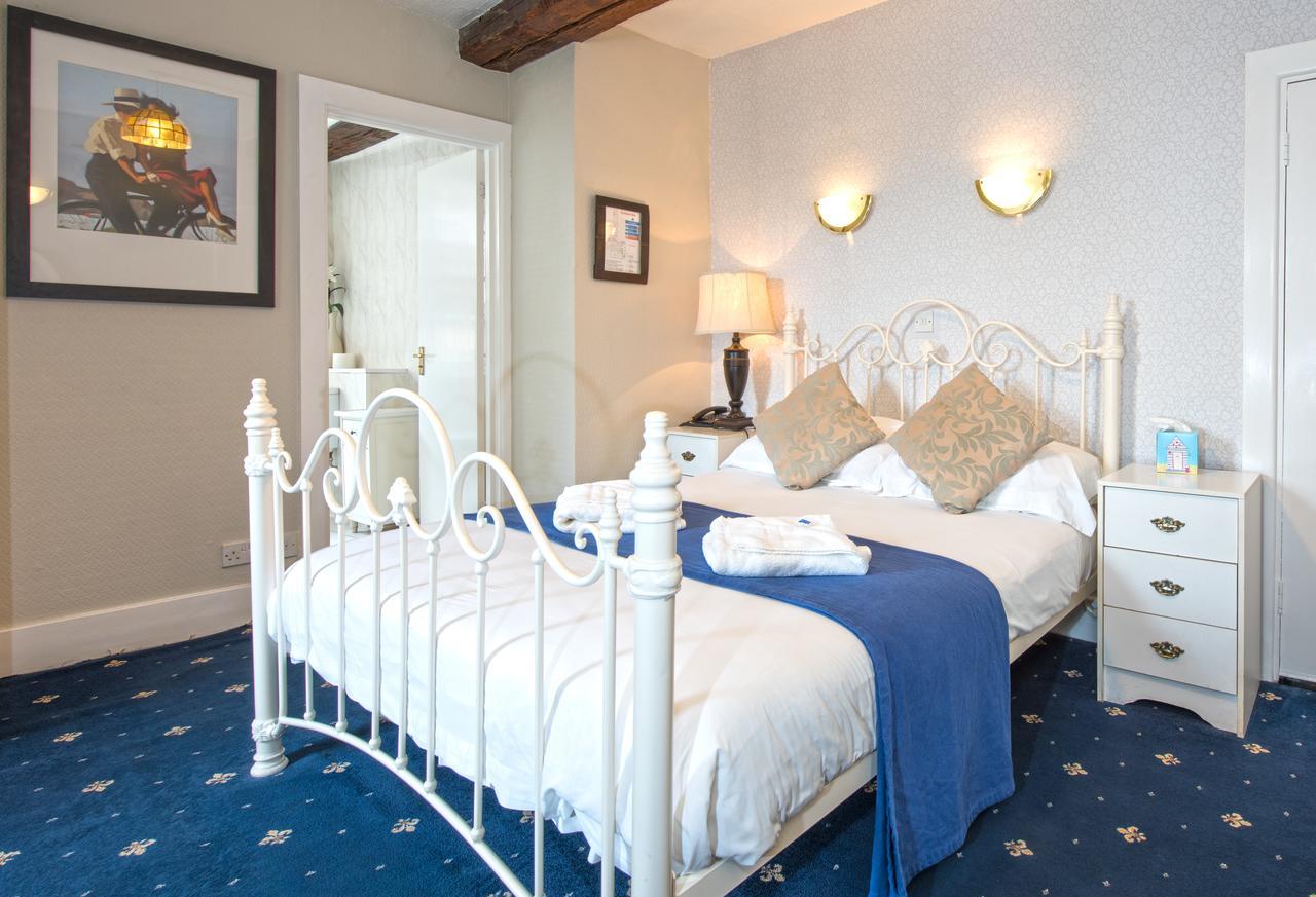 The Beaufort Hotel Чепстоу Екстериор снимка